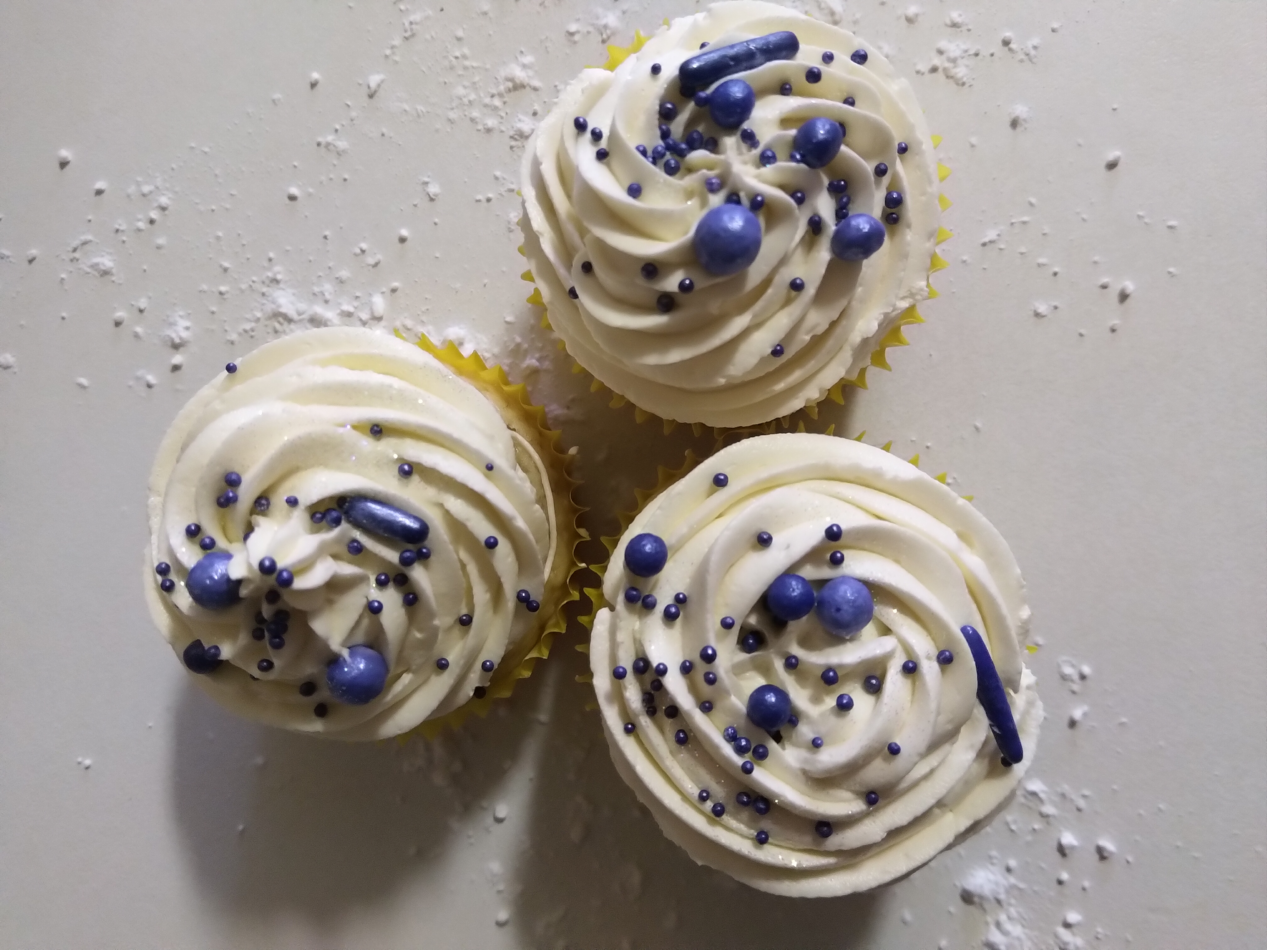 Lemon cupcakes with butter frosting